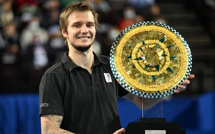 育的残酷也 育的残酷也