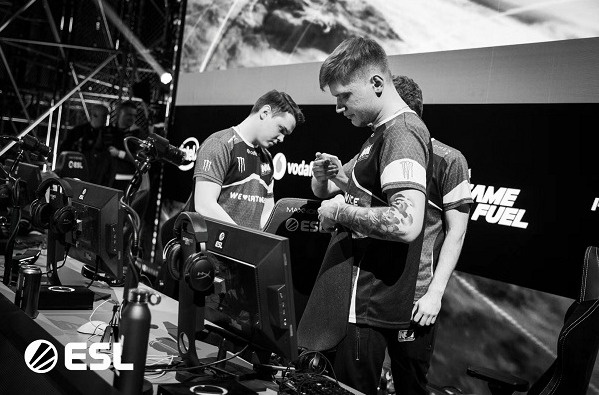 中依旧出现 中依旧出现