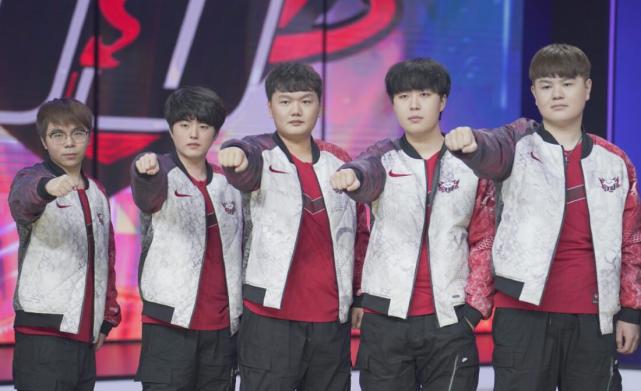 赛后他们纷 赛后他们纷